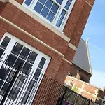 Chapel View - Huge Apartment Near The Beach With Gated Parking