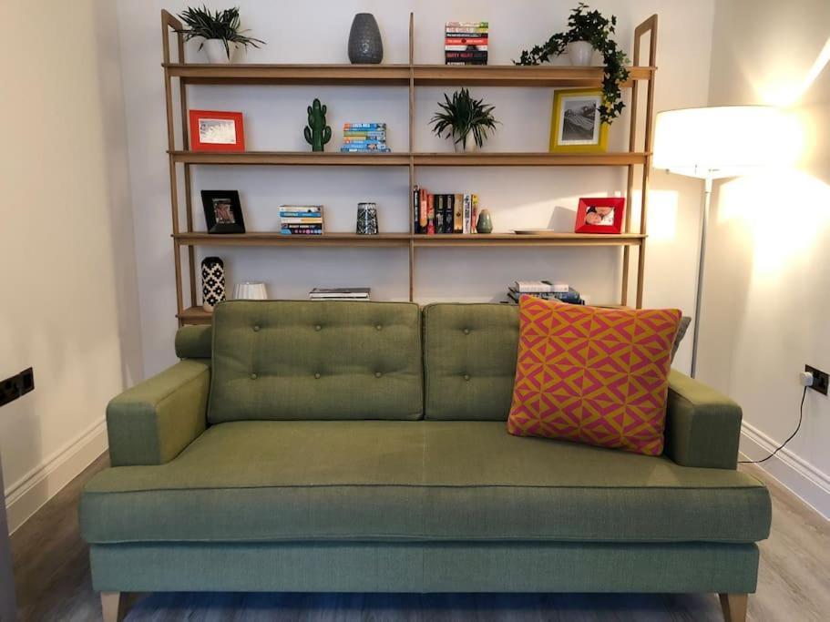 Chapel View - Huge Near The With Gated Parking * Margate