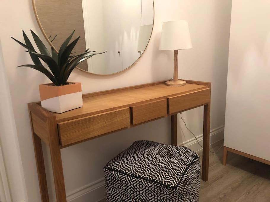 Chapel View - Huge Near The With Gated Parking * Margate