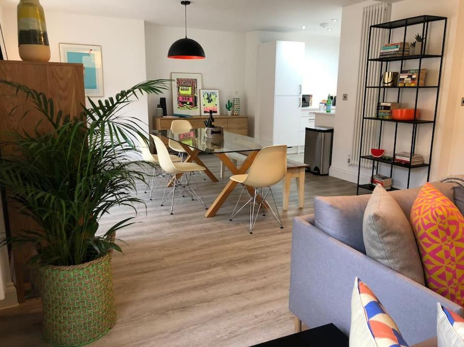 Chapel View - Huge Near The With Gated Parking Margate
